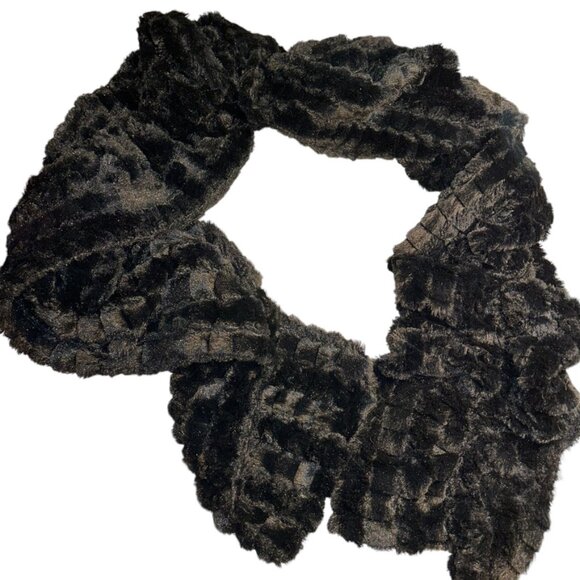 Collection Eighteen NEW black faux fur infinity scarf wrap - Picture 1 of 4